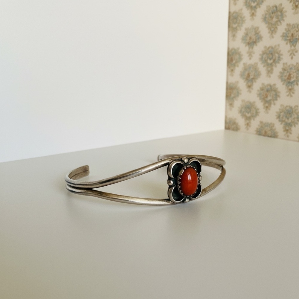 Sterling Silver Red Cabochon Vintage-Style Cuff Bracelet​​​​